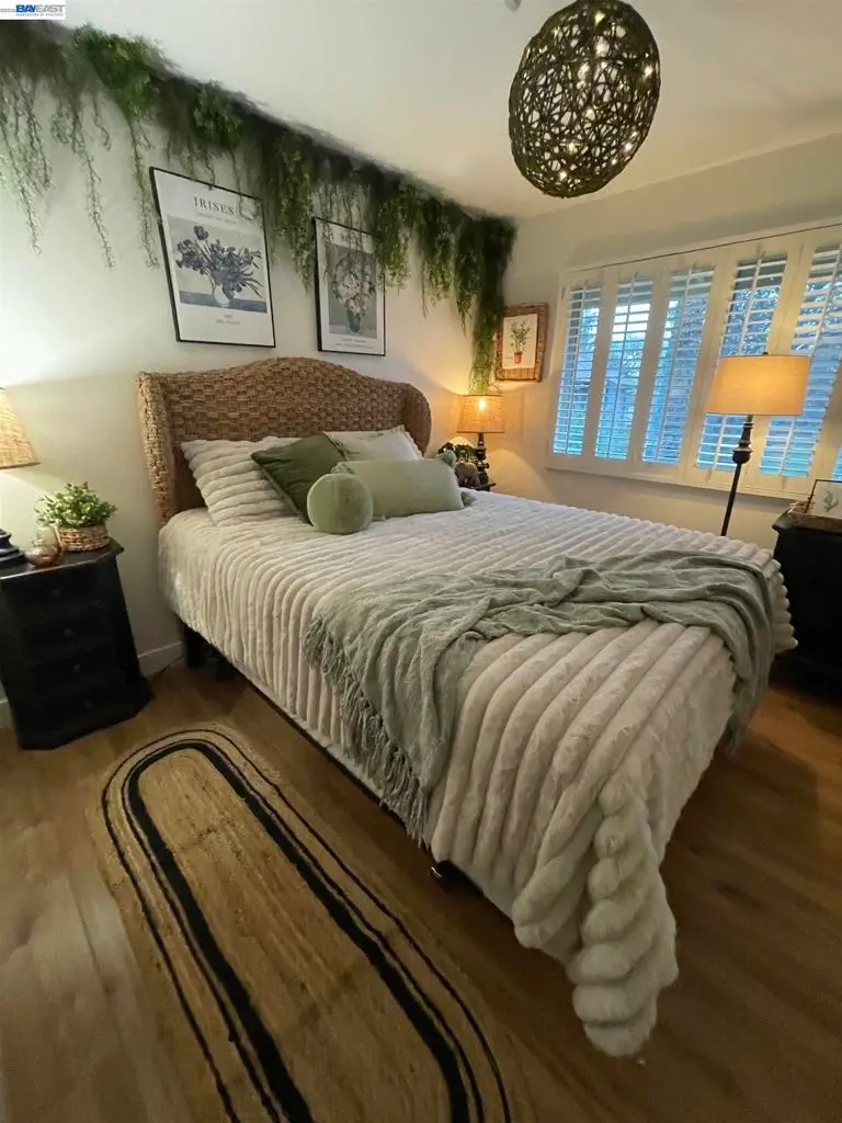 Townhouse for sale at 1731 Candelero Ct, Walnut Creek, CA featuring 3 beds and 3 baths