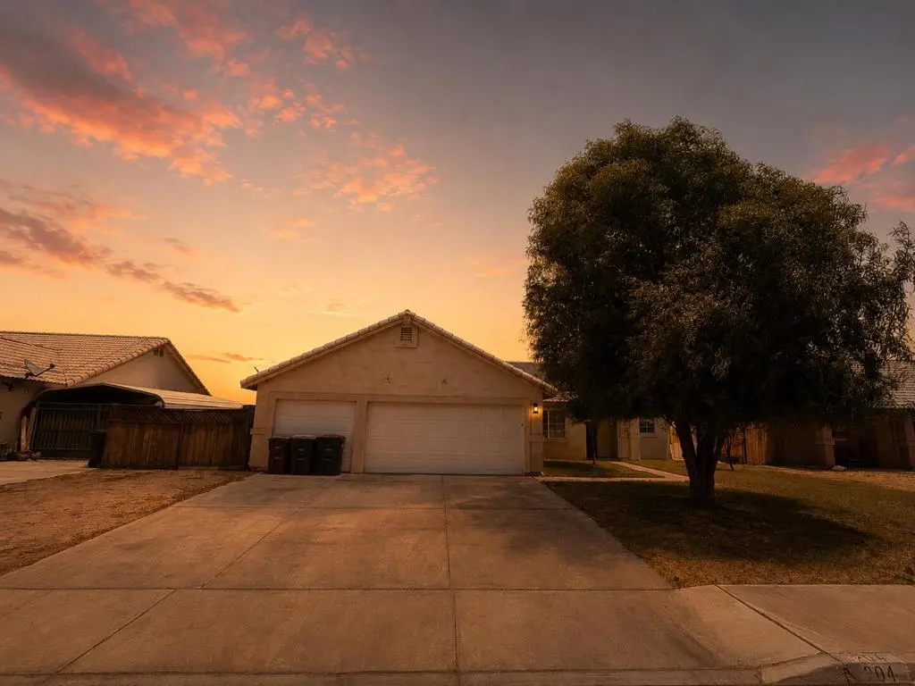 Single Family Residence for sale at 204 Shaded Palm, Blythe, CA featuring 3 beds and 2 baths