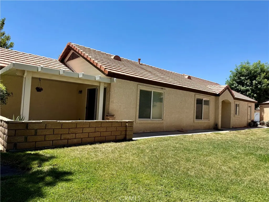 19078 Stoddard, Apple Valley, CA — listing photo 1