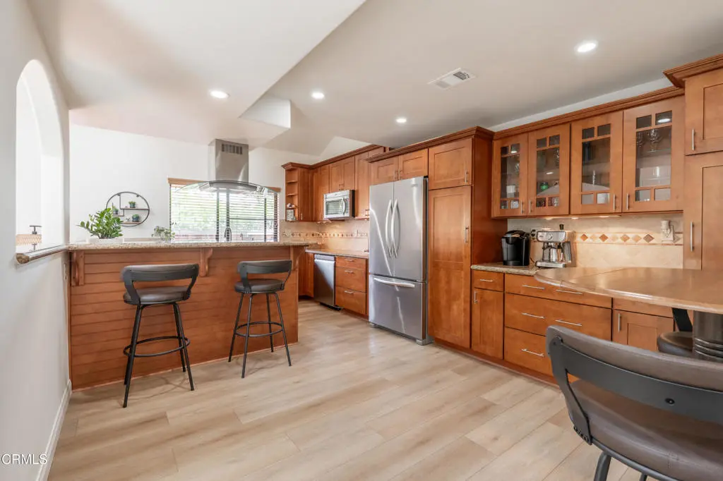 211 N Carillo Road E, Ojai, CA — listing photo 1