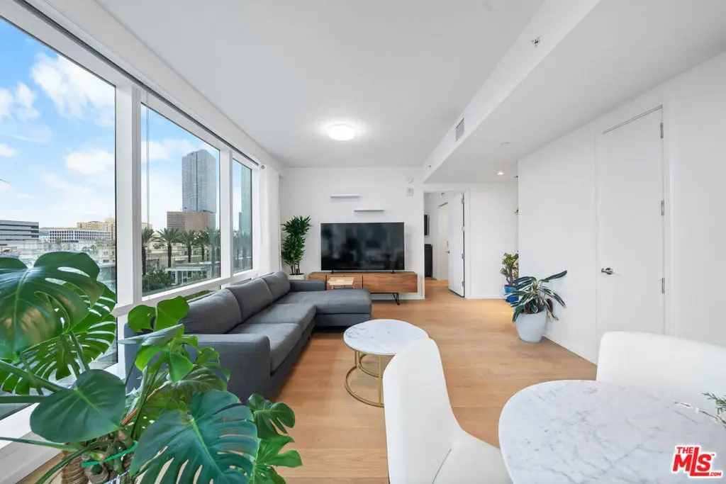 Condominium for sale at 877 Francisco Street 1128, Los Angeles, CA featuring 1 bed and 2 baths
