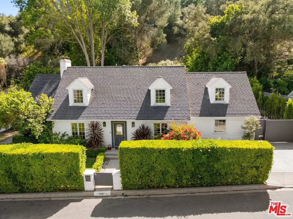 Residential Lease for rent at 501 Cascada Way, Los Angeles, Los Angeles County, CA featuring 5 beds and 5 baths