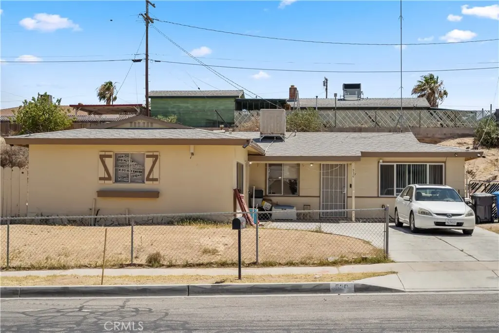530 E Mountain View, Barstow, CA — listing photo 1