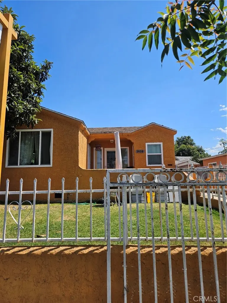 2638 Iowa, South Gate, CA — listing photo 1