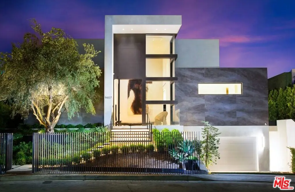 Residential Lease for rent at 9607 Highridge Drive, Beverly Hills, Los Angeles County, CA featuring 7 beds and 10 baths