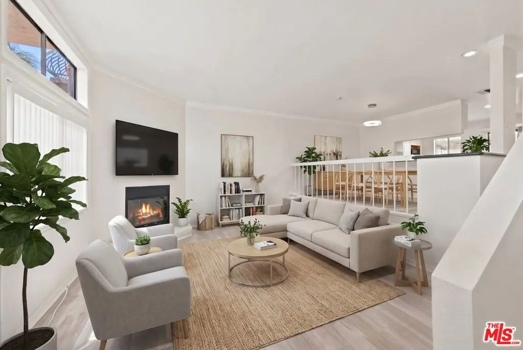 14937 Sherman Way 2, Van Nuys, CA — listing photo 1