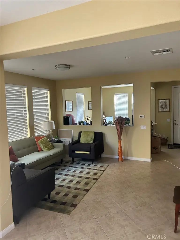 Townhouse for rent at 621 Forest Park, Oxnard, CA featuring 3 beds and 3 baths