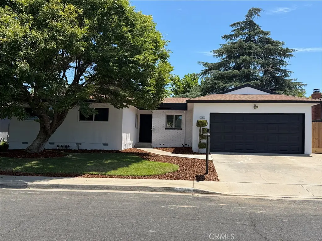 2365 Fordham, Clovis, CA — listing photo 1