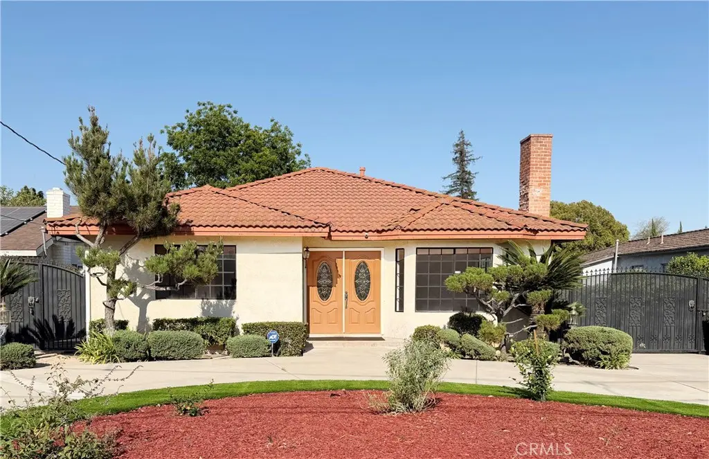 Residential Lease for rent at 1050 Mayflower Avenue, Arcadia, Los Angeles County, CA featuring 4 beds and 2 baths