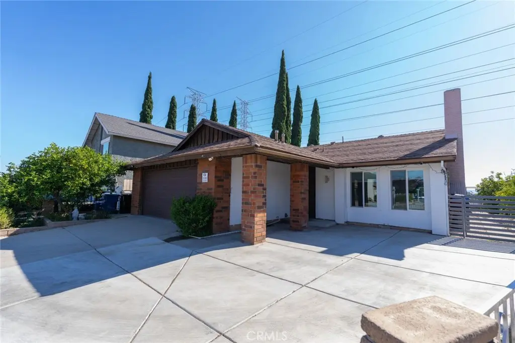 11493 Lev, San Fernando, CA — listing photo 1