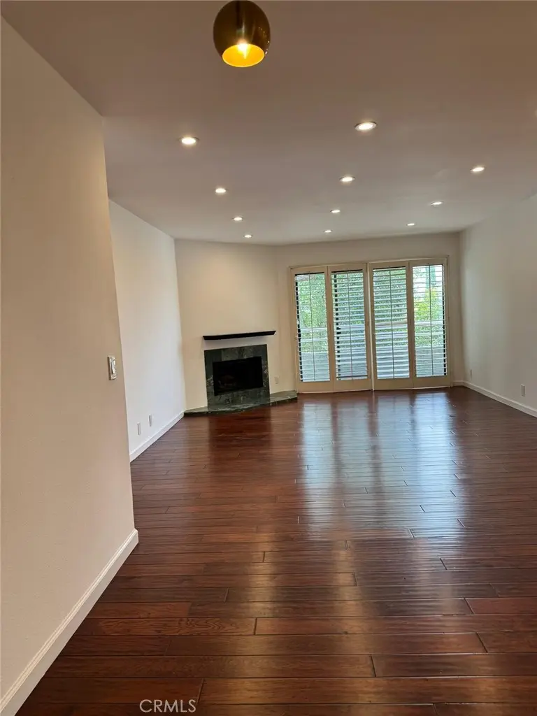 17800 Burbank 204, Encino, CA — listing photo 1