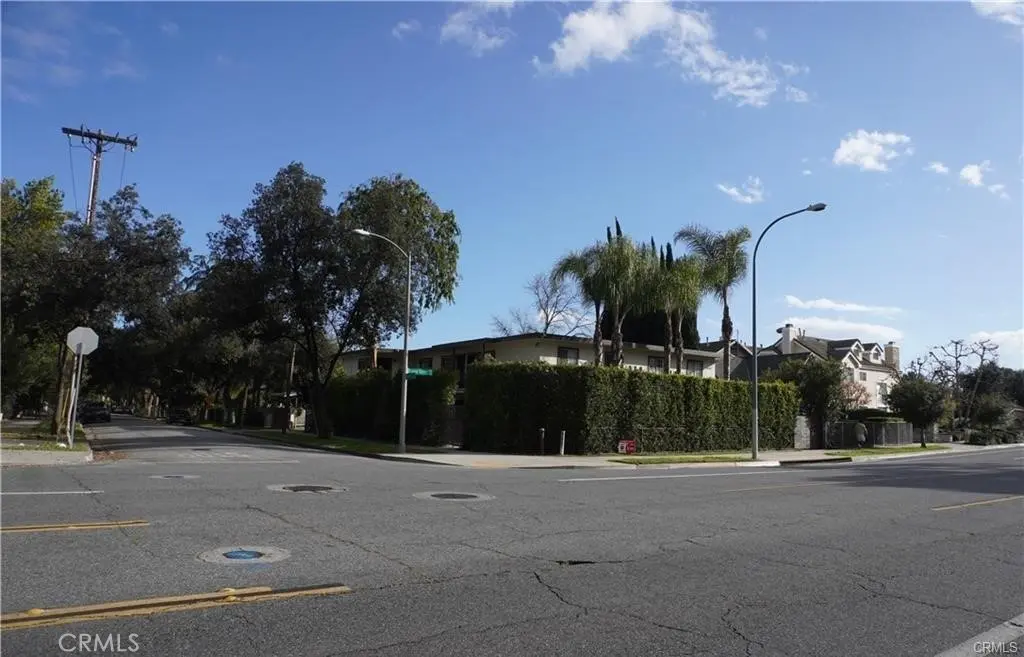 Residential Lease for rent at 642 N Orange Grove 7, Pasadena, Los Angeles County, CA featuring 2 beds and 1 bath