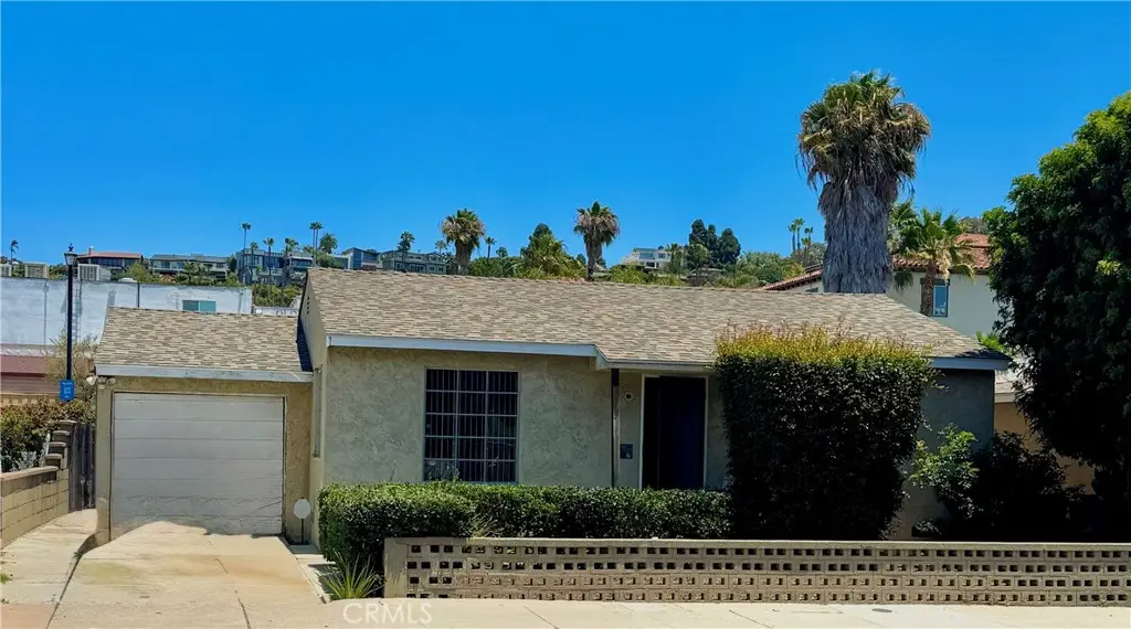Single Family Residence for sale at 2476 Congress St., San Diego, CA featuring 2 beds and 1 bath