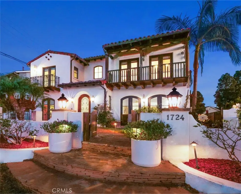 Residential Lease for rent at 1724 Via Estudillo, Palos Verdes Estates, Los Angeles County, CA featuring 4 beds and 4 baths