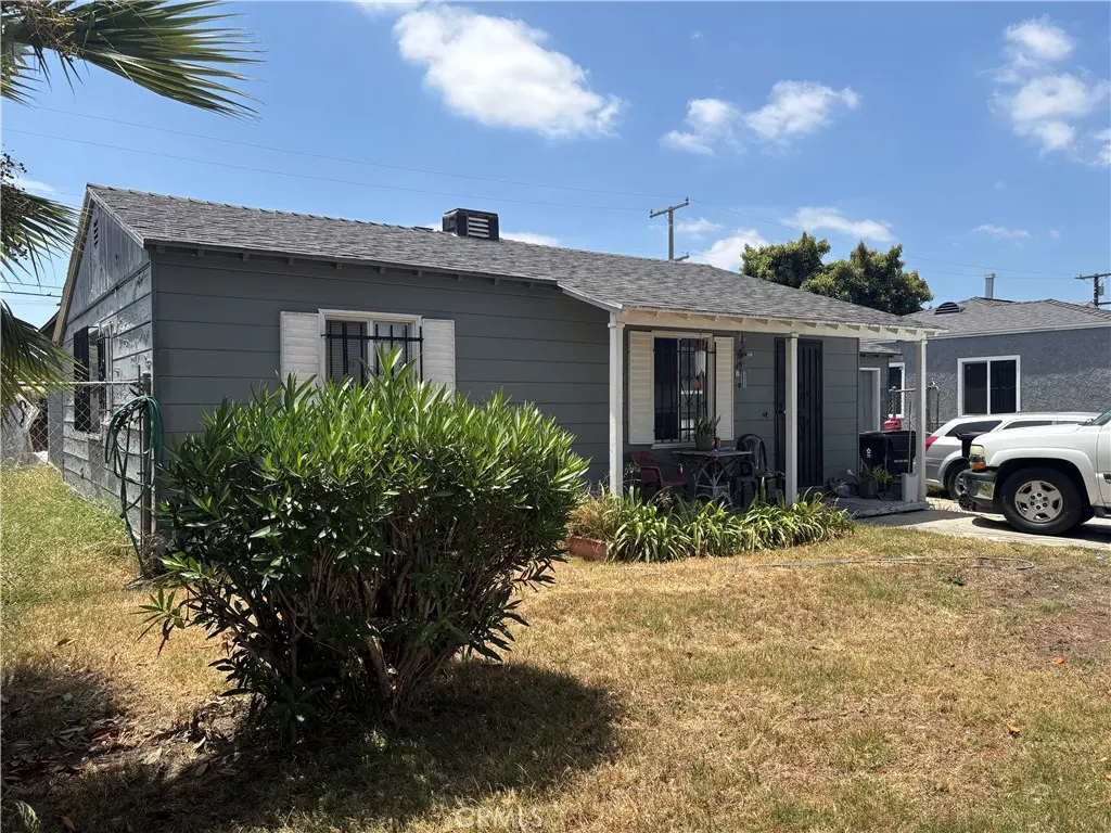 Single Family Residence for sale at 1258 E 126th, Los Angeles, CA featuring 3 beds and 1 bath