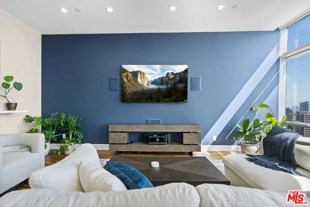 Condominium for sale at 900 W Olympic Boulevard 32G, Los Angeles, CA featuring 1 bed and 2 baths