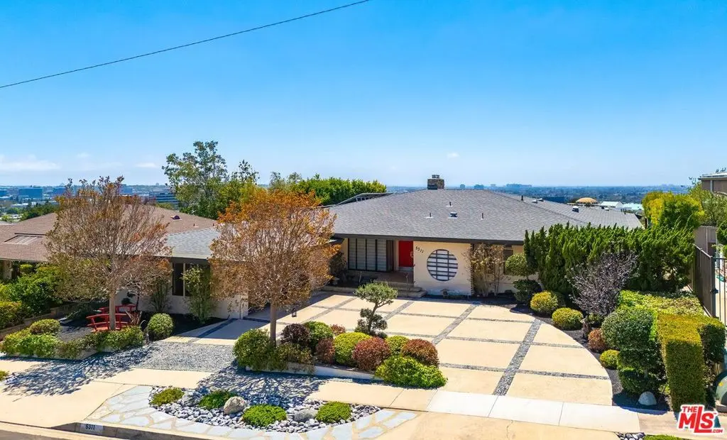 Single Family Residence for rent at 5311 Shenandoah Avenue, Los Angeles, CA featuring 3 beds and 4 baths