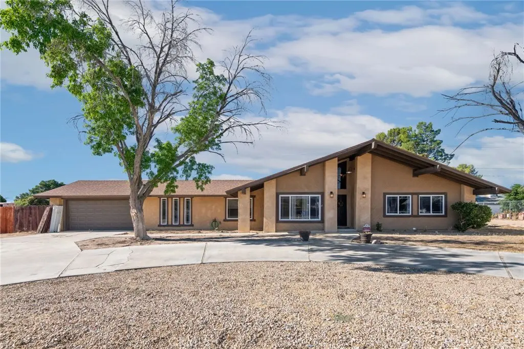 Single Family Residence for sale at 20061 Seneca, Apple Valley, CA featuring 3 beds and 2 baths