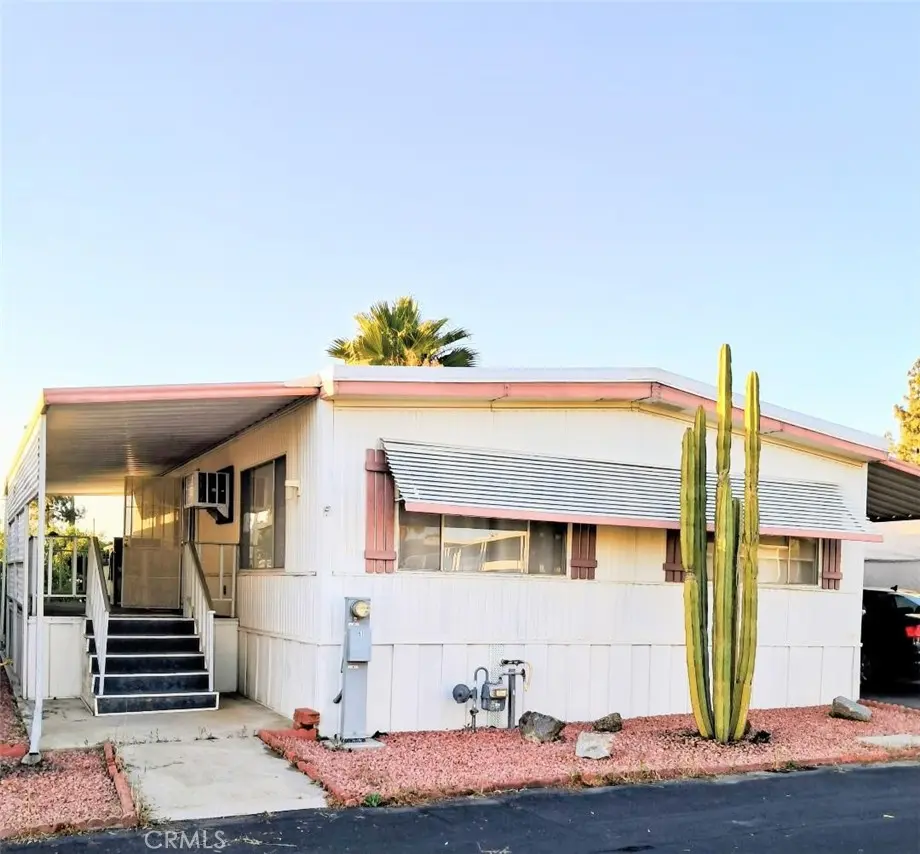 Manufactured In Park for sale at 725 THORNTON W 97, Hemet, CA featuring 2 beds and 2 baths