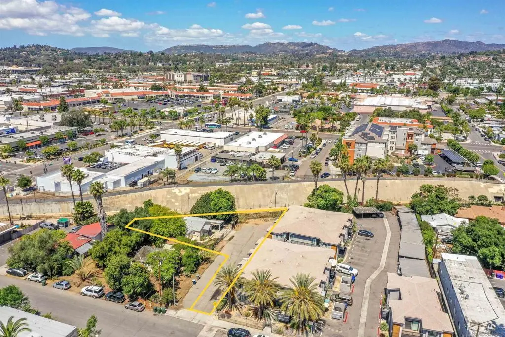 Single Family Residence for sale at 411 Waverly, Escondido, CA featuring 2 beds and 1 bath