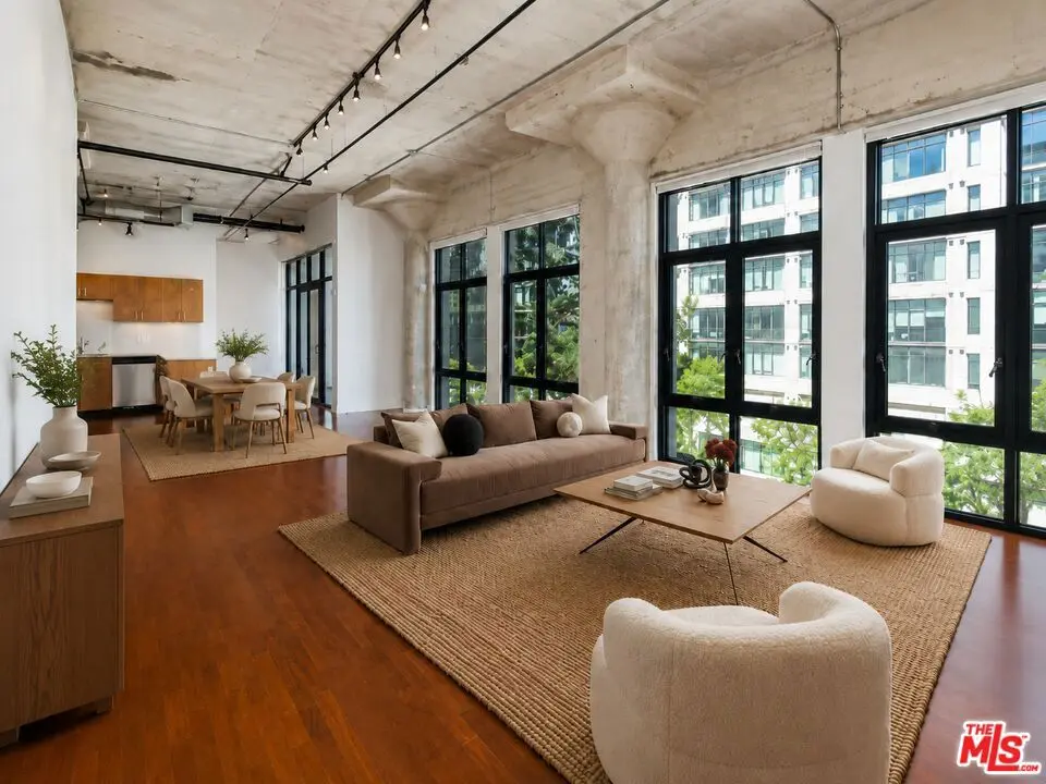 Condominium for sale at 330 W 11th Street 406, Los Angeles, CA featuring 2 beds and 2 baths