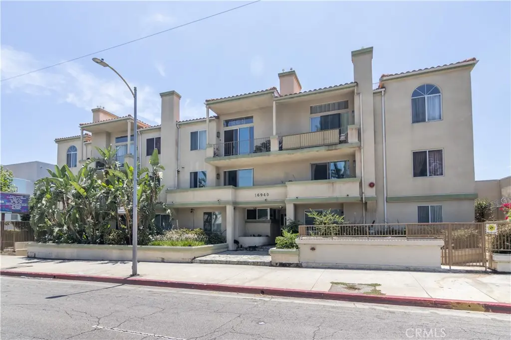 16940 Chatsworth Street 106, Granada Hills, CA — listing photo 1