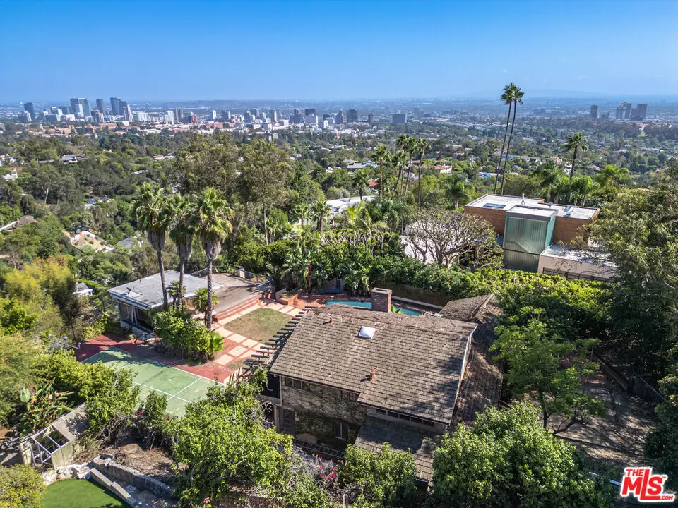 Single Family Residence for sale at 860 Linda Flora Drive, Los Angeles, CA featuring 7 beds and 11 baths