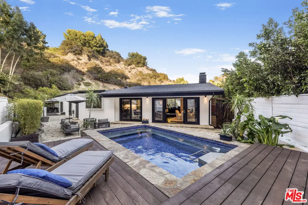 Residential Lease for rent at 9596 Shirley Lane, Beverly Hills, Los Angeles County, CA featuring 3 beds and 3 baths