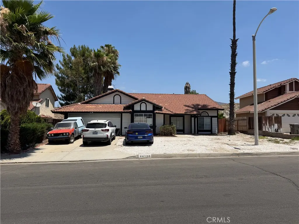 Single Family Residence for sale at 44128 Galicia, Hemet, CA featuring 3 beds and 2 baths