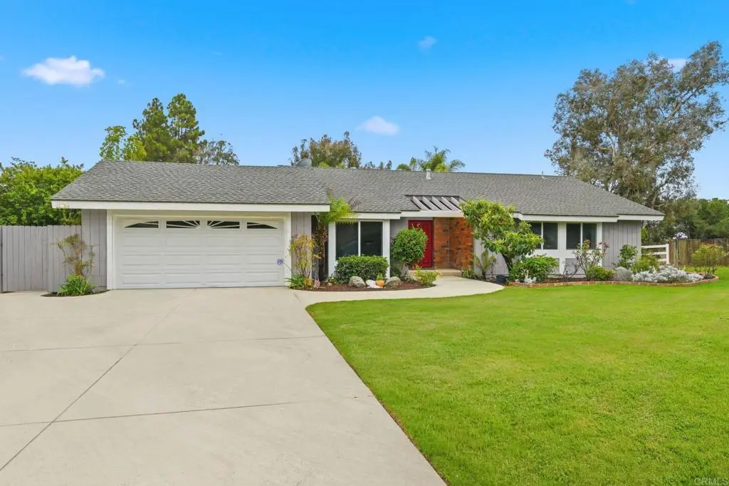 745 Black Hawk Circle, Vista, CA — listing photo 1