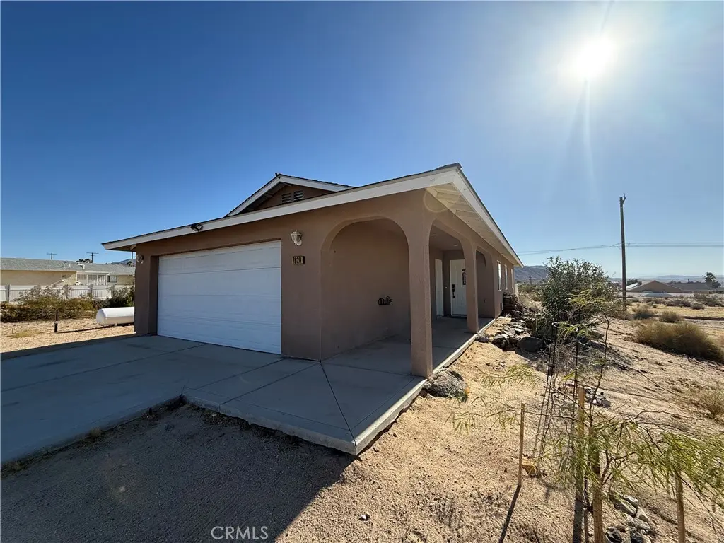 7620 Bedouin, 29 Palms, CA — listing photo 1