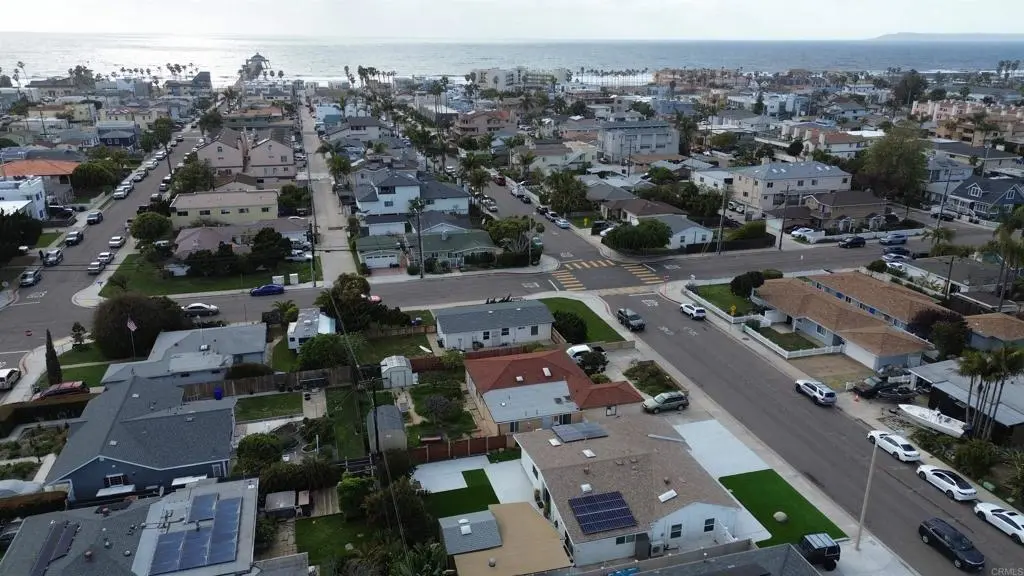 Single Family Residence for rent at 325 Elm Avenue, Imperial Beach, CA featuring 4 beds and 2 baths
