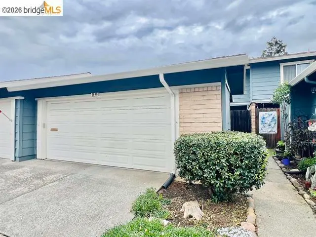 Townhouse for sale at 2848 Sunburst Dr, Fairfield, CA featuring 3 beds and 3 baths