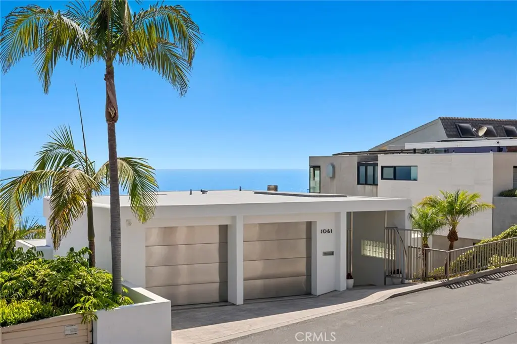 Residential Lease for rent at 1061 Skyline Drive, Laguna Beach, Orange County, CA featuring 3 beds and 4 baths