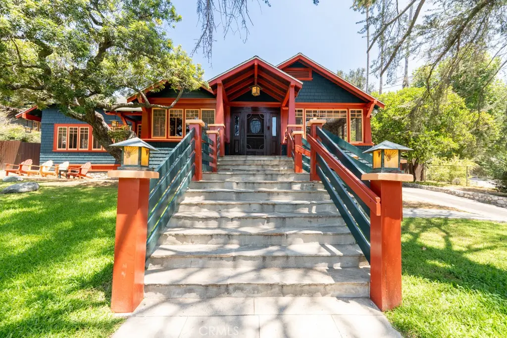 Single Family Residence for rent at 89 E Alegria, Sierra Madre, CA featuring 3 beds and 2 baths