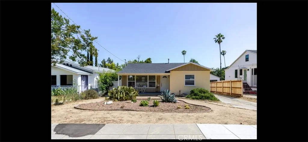 Duplex for sale at 1498 E Topeka, Pasadena, CA