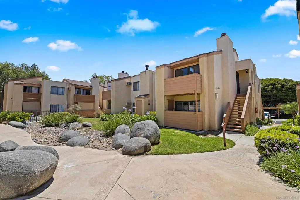 2920 Briarwood E7, Bonita, CA — listing photo 1
