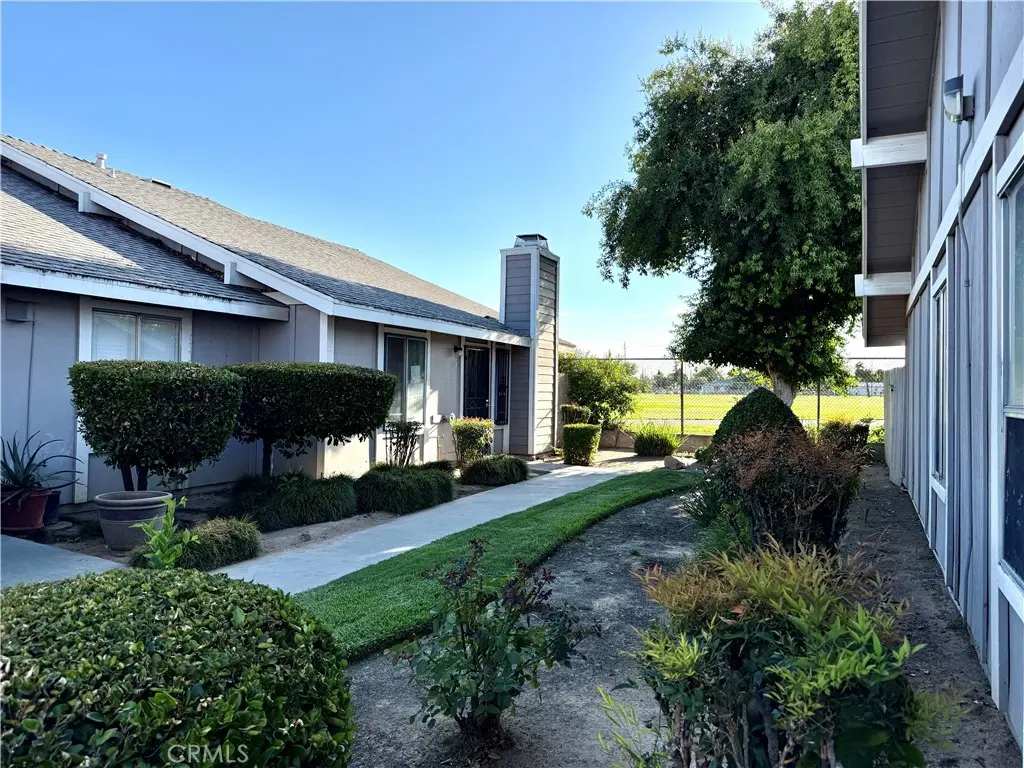 1027 W Dakota 113, Fresno, CA — listing photo 1