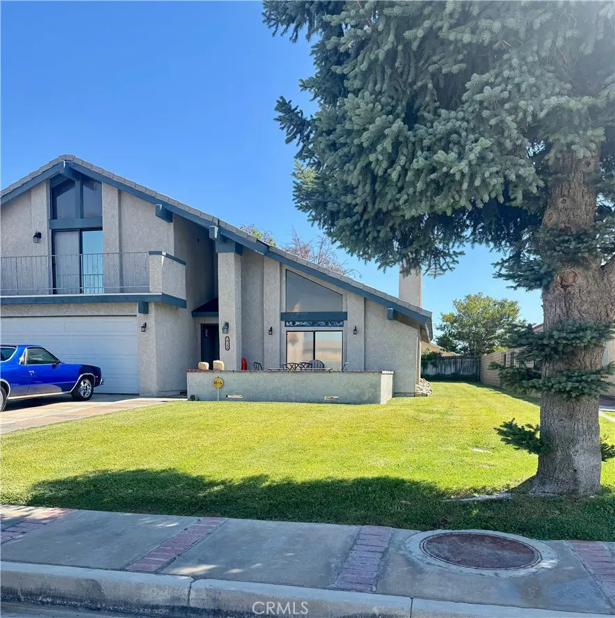 Single Family Residence for sale at 18180 Lakeview, Victorville, CA featuring 3 beds and 3 baths
