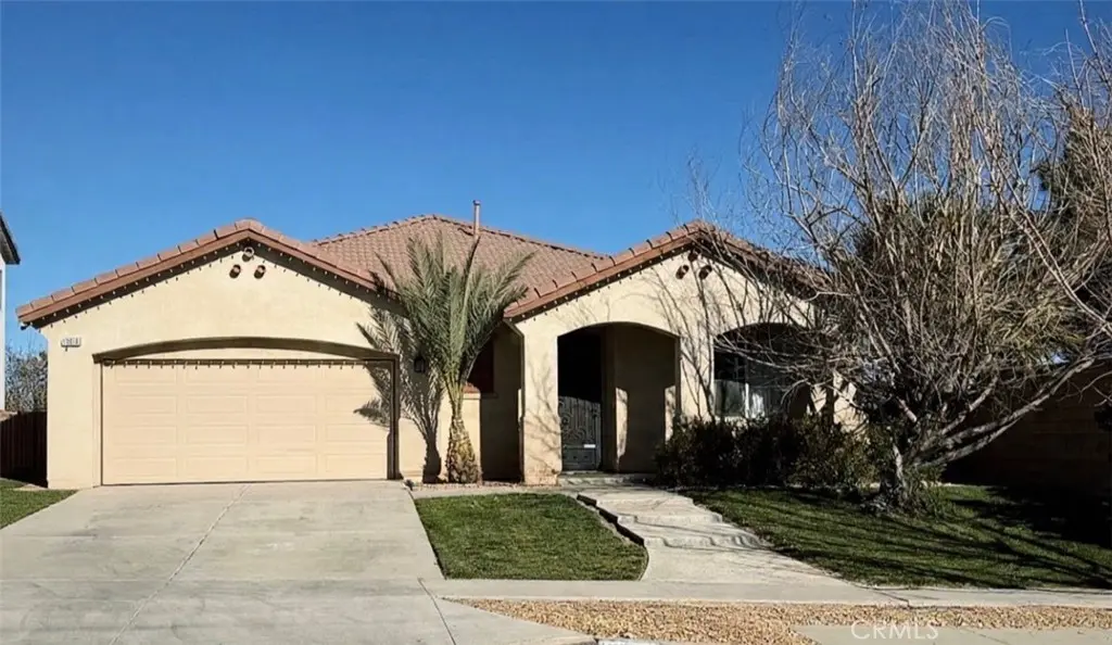 13878 Adams, Oak Hills, CA — listing photo 1