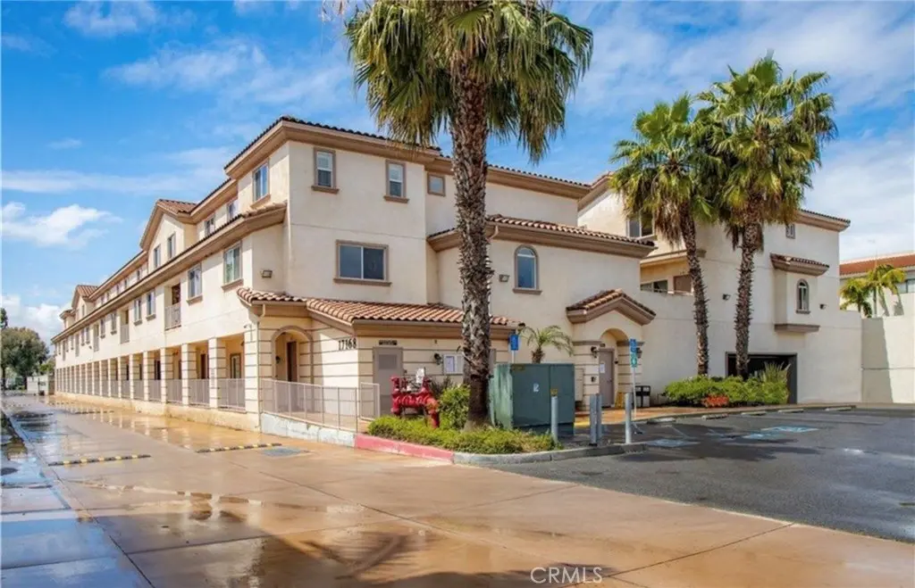Condominium for rent at 17168 Newhope 205, Fountain Valley, CA featuring 2 beds and 2 baths