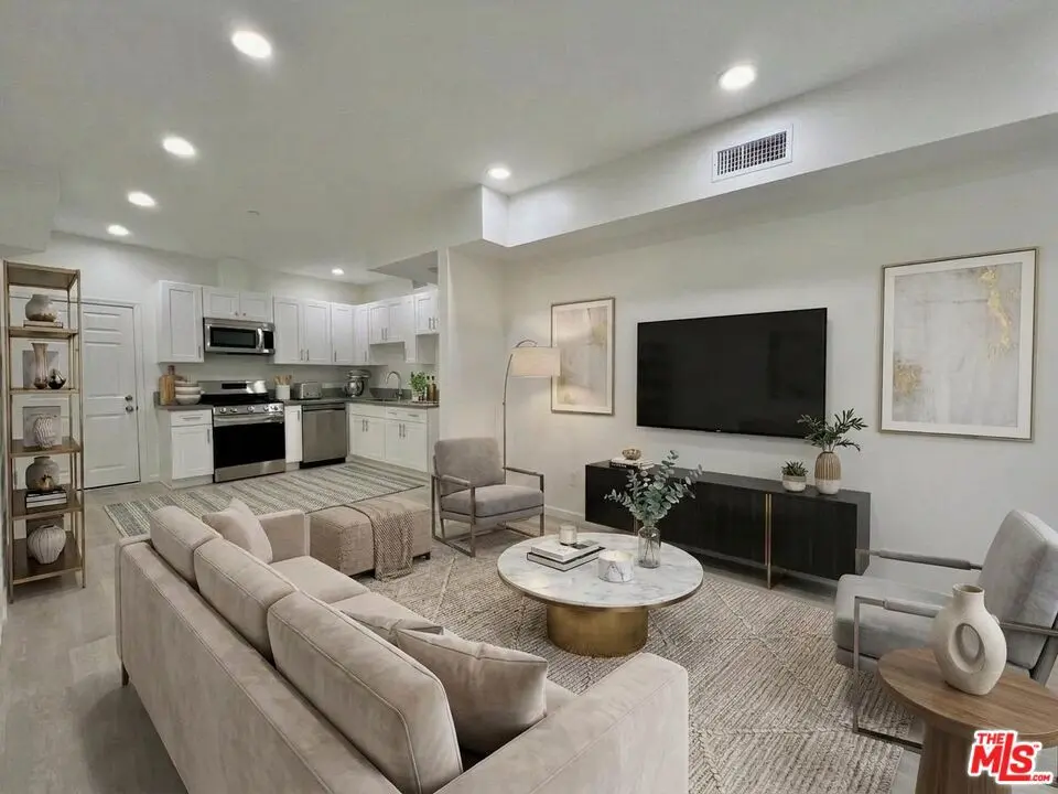 Residential Lease for rent at 1409 N Hobart Boulevard 101, Los Angeles, Los Angeles County, CA featuring 2 beds and 1 bath