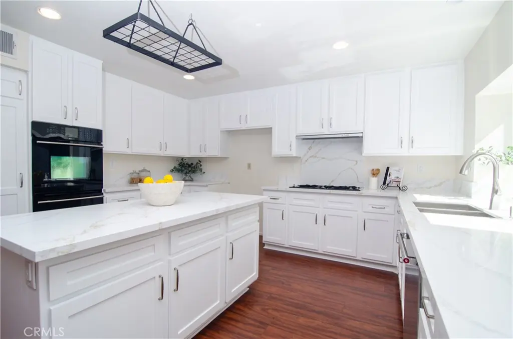 24371 Crestview Drive, Newhall, CA — listing photo 1