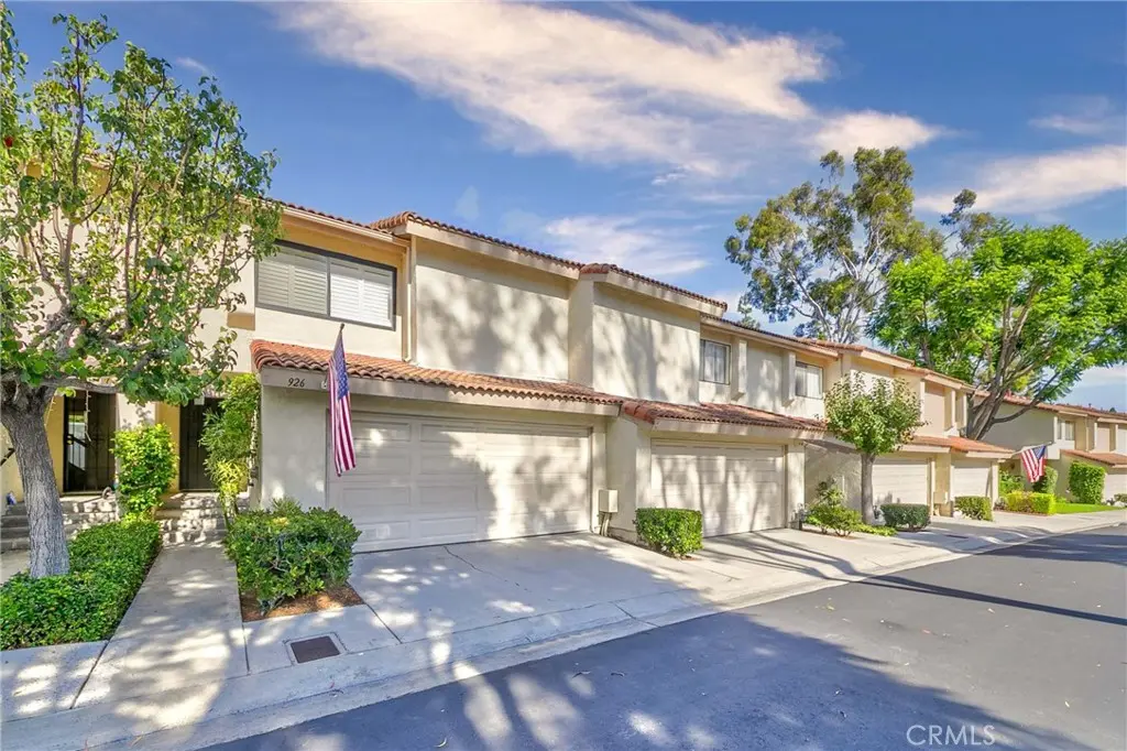 Townhouse for sale at 926 Whitewater, Fullerton, CA featuring 2 beds and 3 baths