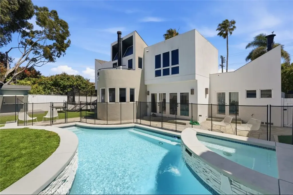 Single Family Residence for sale at 845 11th, Manhattan Beach, CA featuring 5 beds and 5 baths