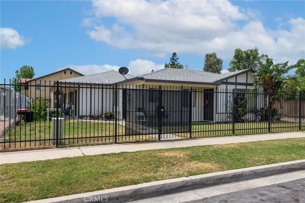 595 W Shamrock Street, Rialto, CA — listing photo 1