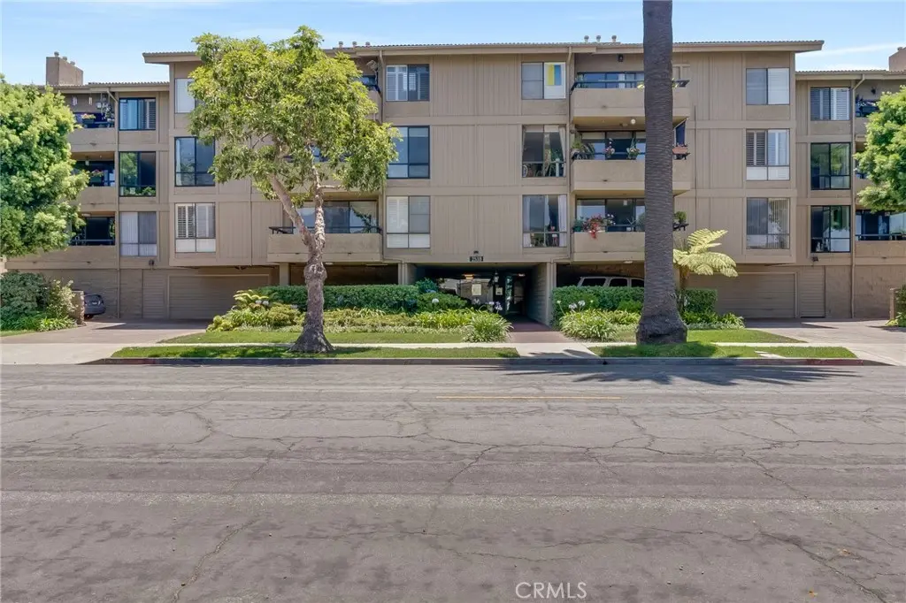 Condominium for sale at 2538 E 2nd 306, Long Beach, CA featuring 2 beds and 2 baths