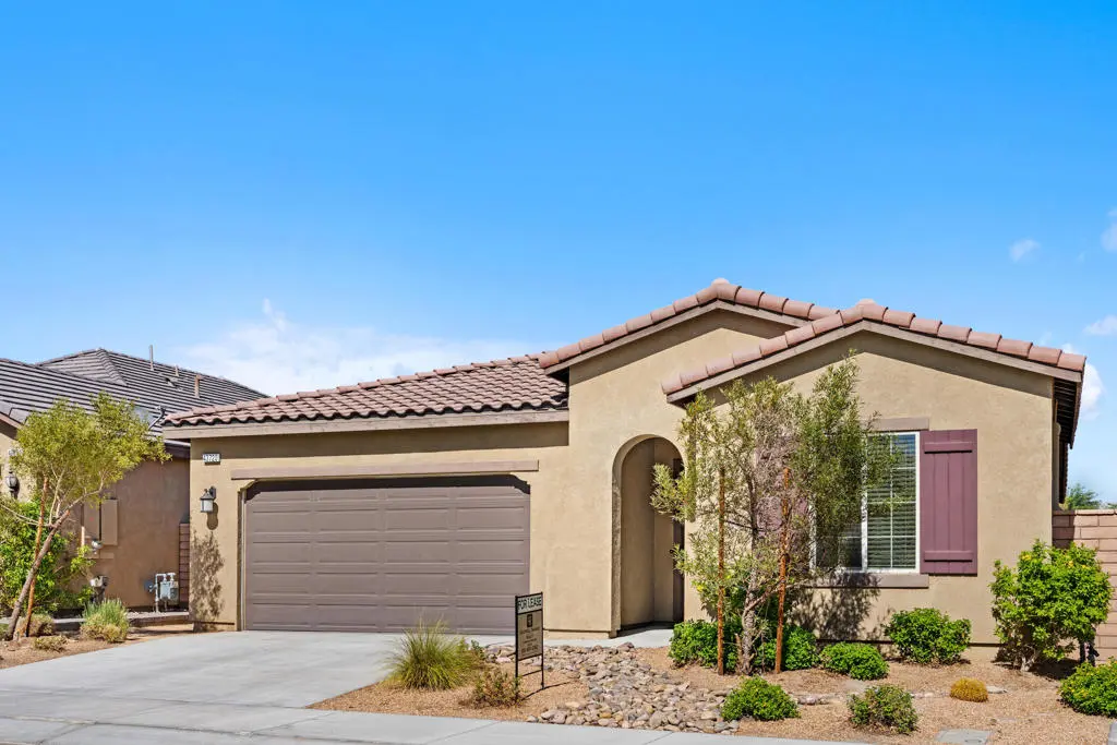 Residential Lease for rent at 43720 Vacanza Court, Indio, Riverside County, CA featuring 2 beds and 3 baths