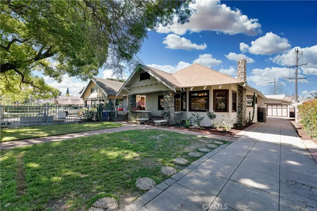 Single Family Residence for sale at 2947 S Hobart, Los Angeles, CA featuring 4 beds and 2 baths