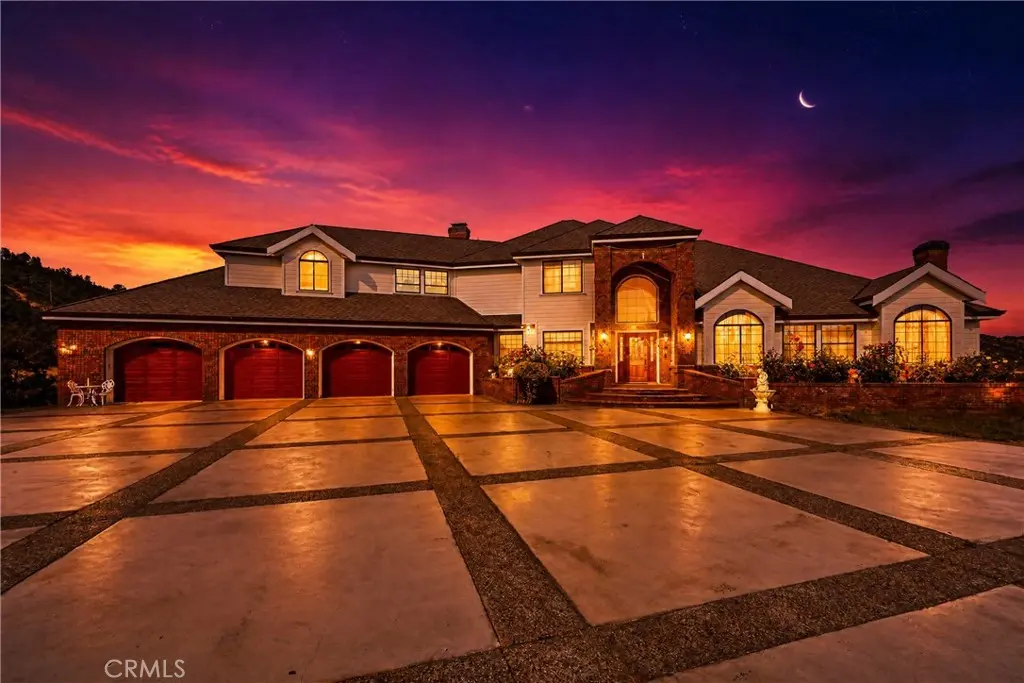 Single Family Residence for sale at 2511 State Highway 53, Clearlake, CA featuring 5 beds and 6 baths